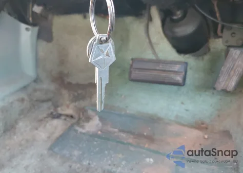 1981 Plymouth Reliant Custom из США, поврежденный, VIN 1P3BK49D0BF241394